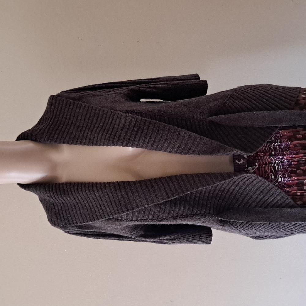 W Wahington Women's short Sleeve Cardigan